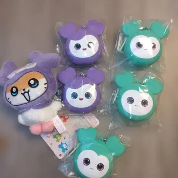 TWICE LOVELYS 실리콘 미니 지갑 산리오 마스코트