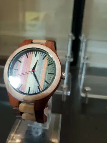 우드 소재 멀티 컬러 스트라이프 손목시계