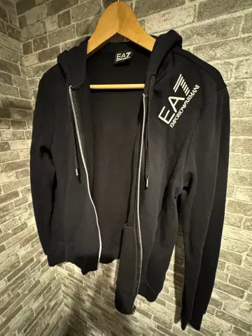 EA7 Emporio Armani 블랙 후드티 L