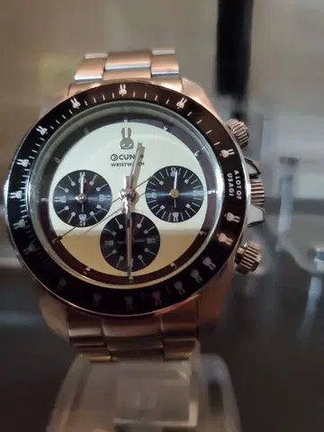 구하기 어려운 CUNE 토끼 팔 시계 ANOHN01 300개 한정품