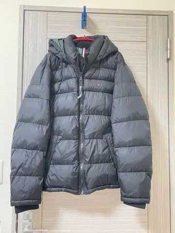 TOMMY HILFIGER 블랙 다운 자켓