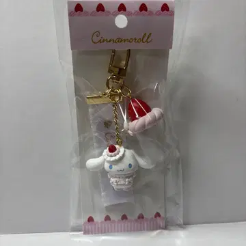 새상품 산리오 딸기 휘핑 케이크 키링 시나모롤 시나몬