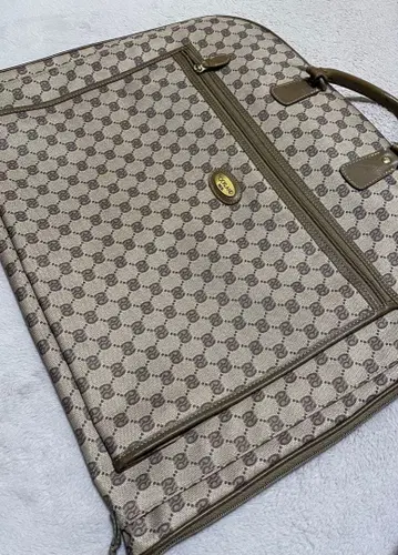 모노그램 디자인 가먼트 백