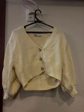 ZARA 크림색 니트 가디건