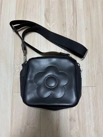 MARY QUANT 스퀘어형 숄더백 블랙