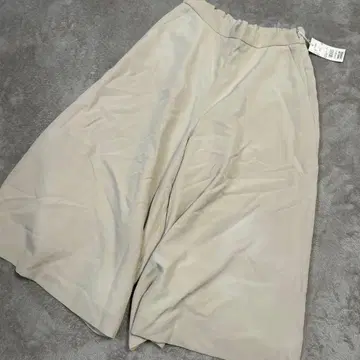 택 포함 새상품 INED 이네드 와이드 팬츠 슬랙스 베이지 9호 M