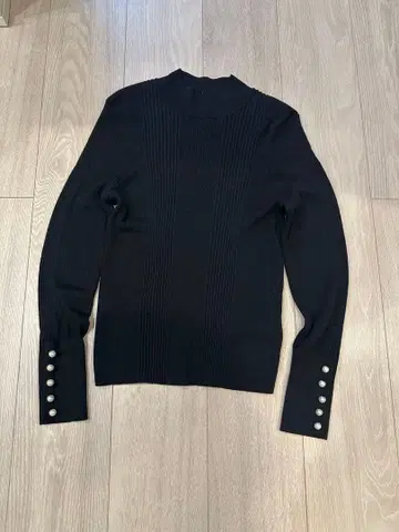 그레이스 콘티넨탈 소매 펄 장식 니트