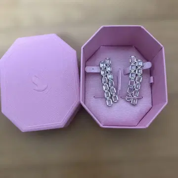 스와로브스키 귀찌