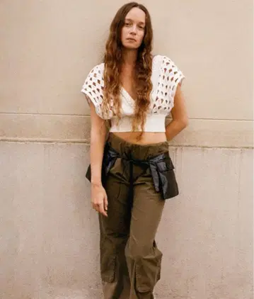 LEINWANDE 메쉬 니트 베스트