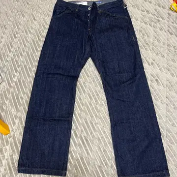 MHL. 다크 블루 데님 33 사이즈 남성용