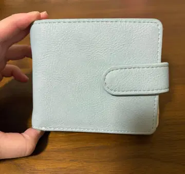 스카이블루 이단 접이식 지갑, 지폐와 동전 수납 공간 방향 일치