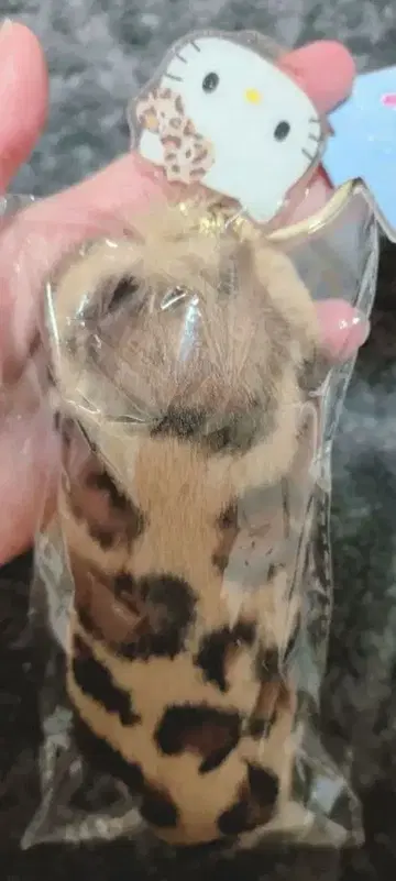 12월 8일까지 기간 한정 헬로키티 레오파드 무늬 키링