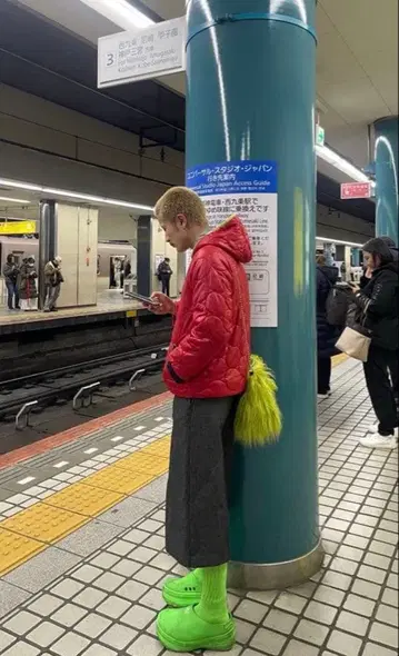 빈티지 다운 후드 부착 레드 베리 레드 서클 퀼팅