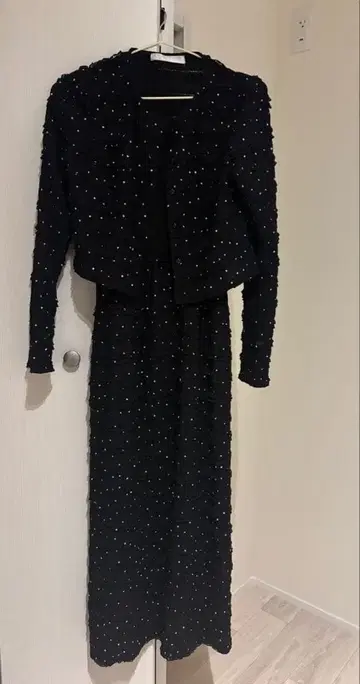 거의 미사용 - LILLIAN CARAT 셋업 - 블랙 도트 무늬