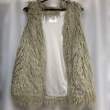 GYDA 베이지 퍼 베스트