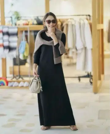 very 게재 론 헤르만 takes. Women's Dress 롱 원피스