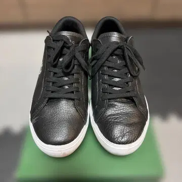 Lacoste 블랙 스니커즈