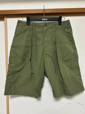 BEAMS 카고 숏팬츠 올리브 그린