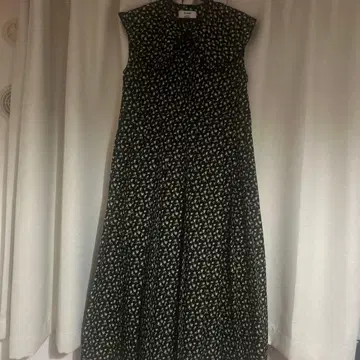 새상품급 jouetie 슬리브리스 원피스