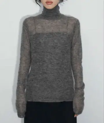 AURALEE 모헤어 시어 터틀 니트