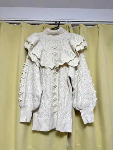 원 스포/아이보리/프릴 니트 스웨터