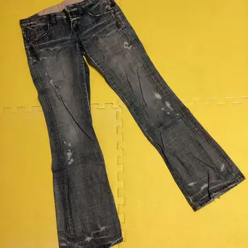 마리떼 프랑소와 저르보 부츠컷 데님