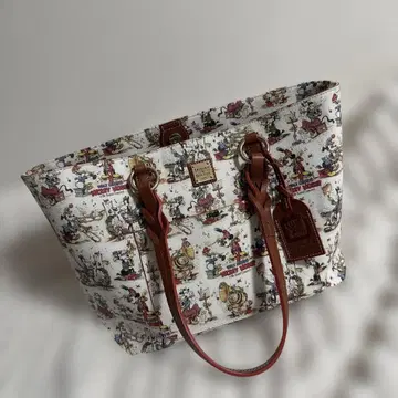 [ 한정품 ] Dooney & Bourke 캐릭터 패턴 토트백
