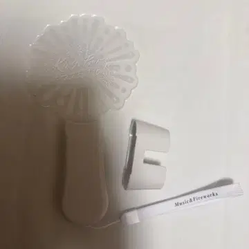 킹프리와 불꽃놀이 응원봉