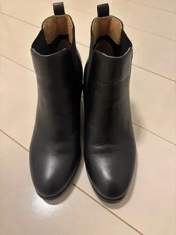 블랙 사이드 고어 부츠 중간 힐