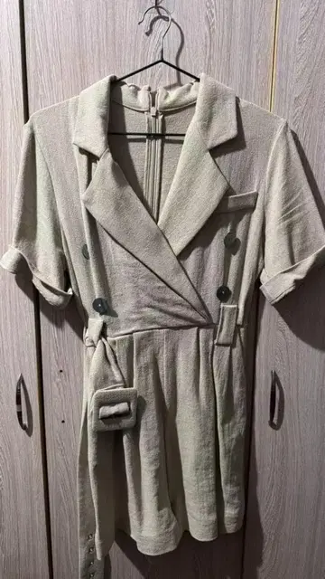 베이지 더블 브레스트 반팔 원피스