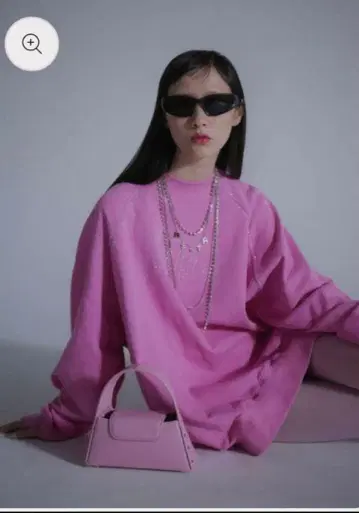 neith. 네이스 오버 사이즈 로고 맨투맨 핑크