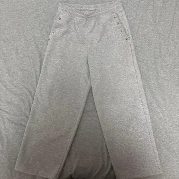 유니클로c 맨투맨