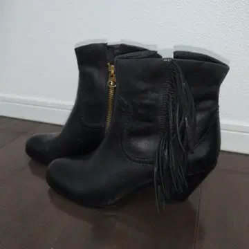 Sam Edelman 프린지 가죽 부티 중간 힐