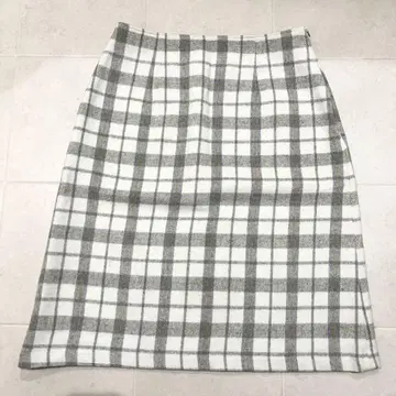 미사용 Honeys 체크 화이트 미니 타이트 사다리꼴 니트 스커트