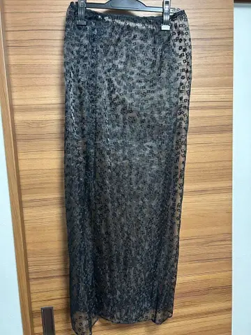 12일까지 가격 인하 로에프 LOEF 시스루 꽃무늬 타이트 스커트 블랙