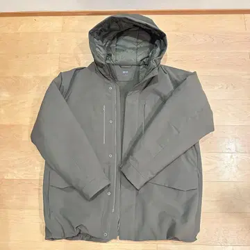 컨디션 최상 UNIQLO 유니클로 하이브리드 다운 파카 올리브 XL