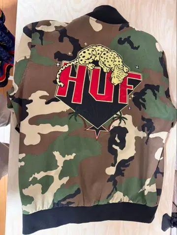 HUF 카모플라쥬 봄버 자켓