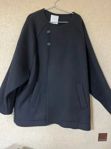 iki 블랙 버튼 래글런 슬리브 아우터