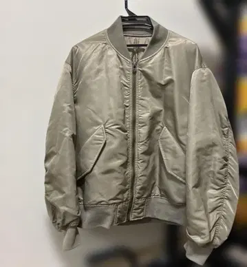 MA1 점퍼 카키 M GU