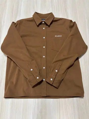 XLARGE 브라운 버튼업 셔츠