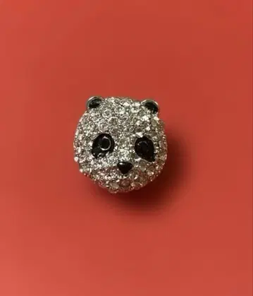 새상품급 팬더 브로치 반짝이는 작은 사이즈