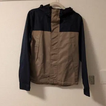 네이비/베이지 후드 부착 마운틴 후드티