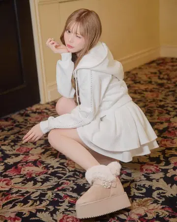 MichellMacaron 비쥬 버클 어그 부츠