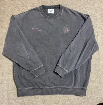 younger song glove logo sweat