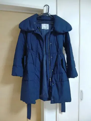 [ PLST ] 네이비 롱 다운 자켓 후드 부착