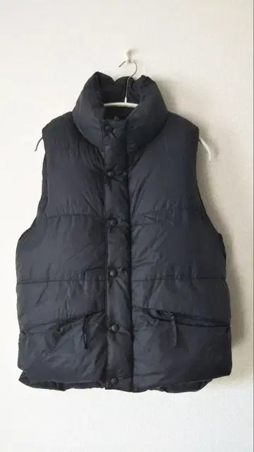 HARD WEAR BEAMS 블랙 다운 베스트