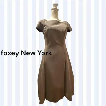 foxy New York 프렌치 슬리브 원피스 베이지 새상품급