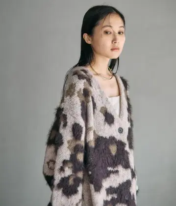 새상품 LEPSIM 5게이지 패턴 샤기 V 가디건