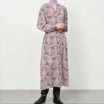 완판템 컨디션 최상 soeju 소쥬 페이즐리 무늬 원피스 핑크