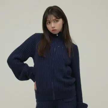 andmary Mary logo knit set up navy